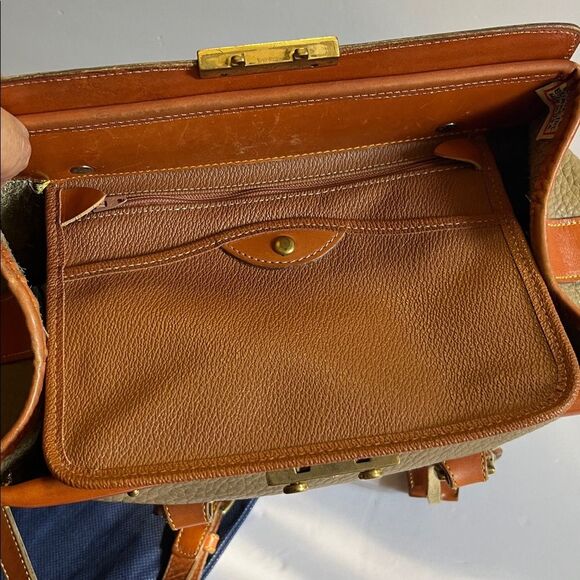 Vintage Dooney & Bourke leather doctor satchel bag w/key, charm & dustbag - Picture 6 of 16